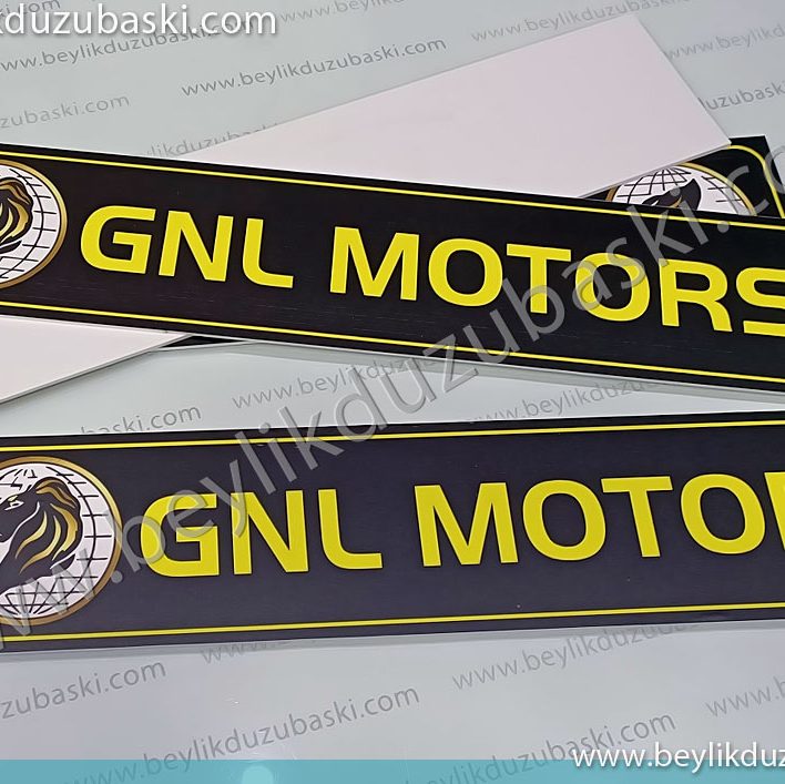 GNL Motors araç plakası, galeri araç plakalık, resim çekinmek için plakalık, kaliteli plastik plakalık baskısı, acil plakalık baskısı