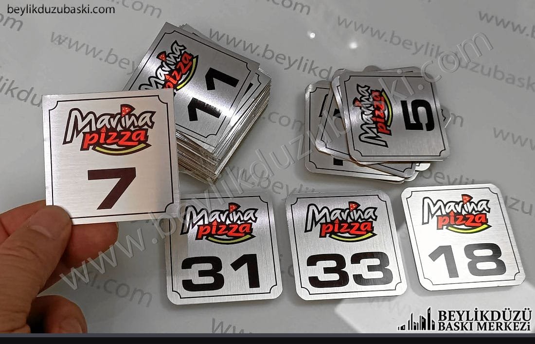 pizza metal etiket, ürün rafı için metal plaka, teslimat alanı için metal numara baskılı, etiket imalatı, kaliteli, metal ürün imalat, hızlı üretim pizza metal etiket, ürün rafı için metal plaka, teslimat alanı için metal numara baskılı, etiket imalatı, kaliteli, metal ürün imalat, hızlı üretim, Pizza salonu için metal plaka baskı, raflar için oturma yerleri için metal numaralandırma
