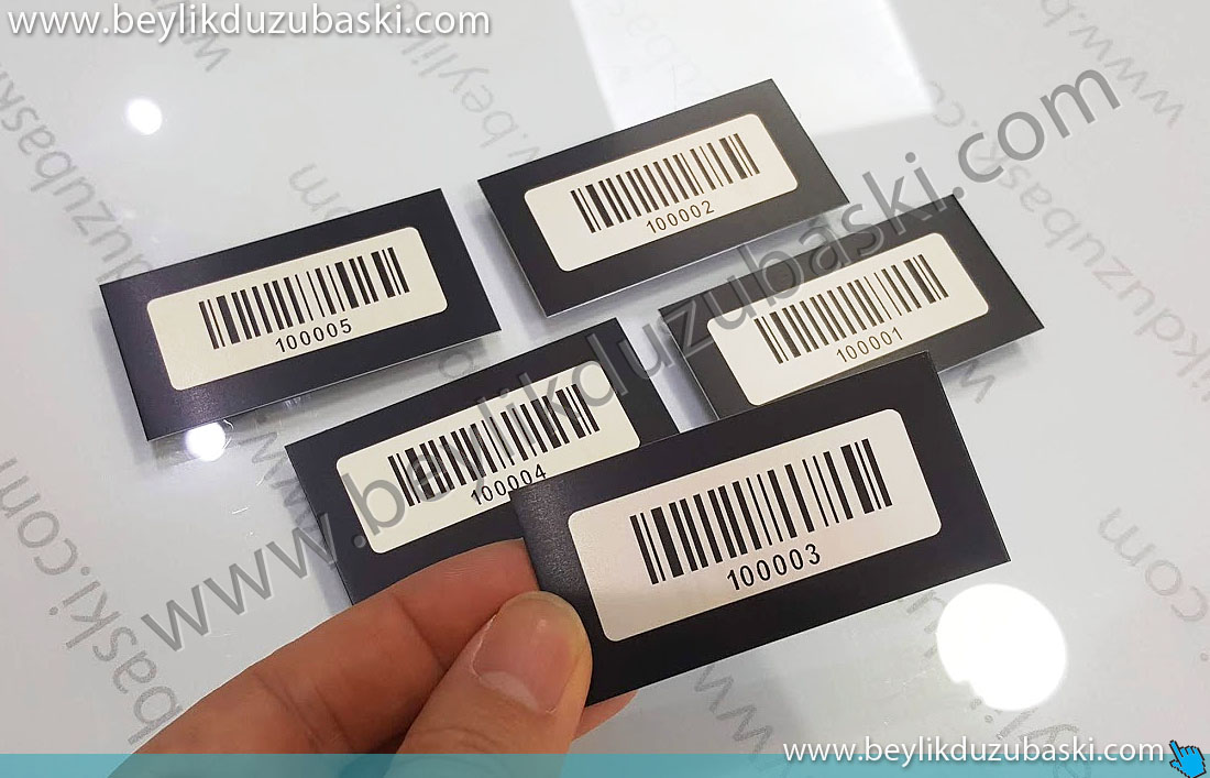 siyah alüminyum metal etiket, barkod baskılı metal etiket, dış mekan dayanıklı, lazer baskılı metal plaka baskısı