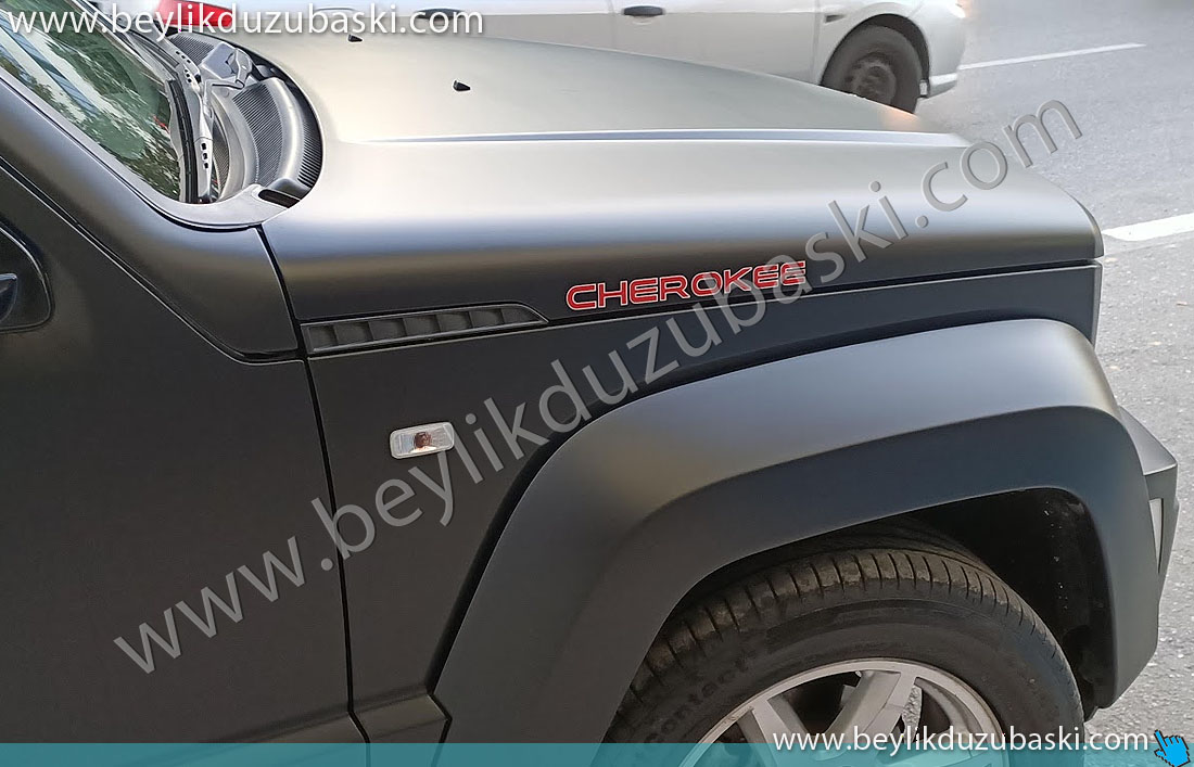cherokee, araç etiketi, kırmızı ve beyaz, araç logo ve yazı etiketi, kaliteli araç üzerine etiket imalat