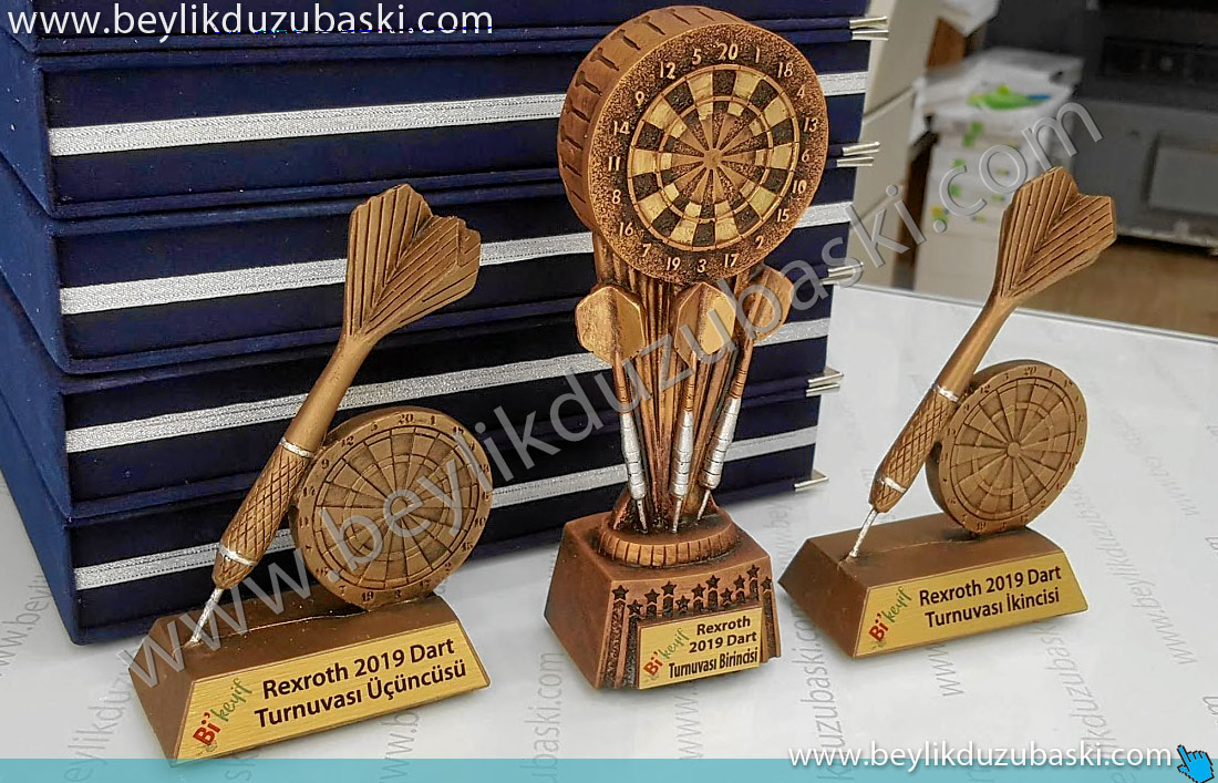 dart birincilik kupası, özel imalat, masa üzeri kullanıma uygun, isim baskılı, etkinlik lerde kullanılan, ödül plaket, birincilik dart turnuvası, dart birincilik kupası, el yapımı, el boyaması