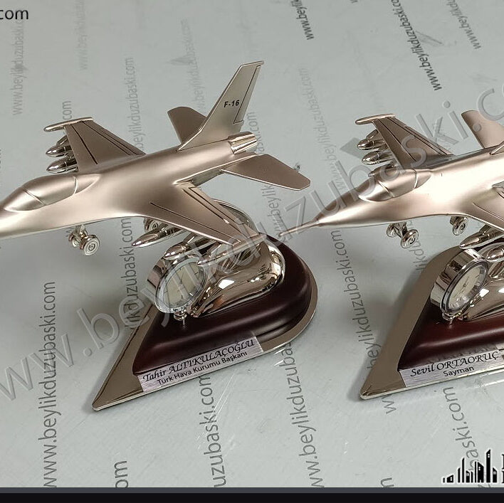 F16 masa isimlik, metal ve ahşap, masa isimliği, figür, uçak, savaş uçağı, isim baskılı, hediye ürün