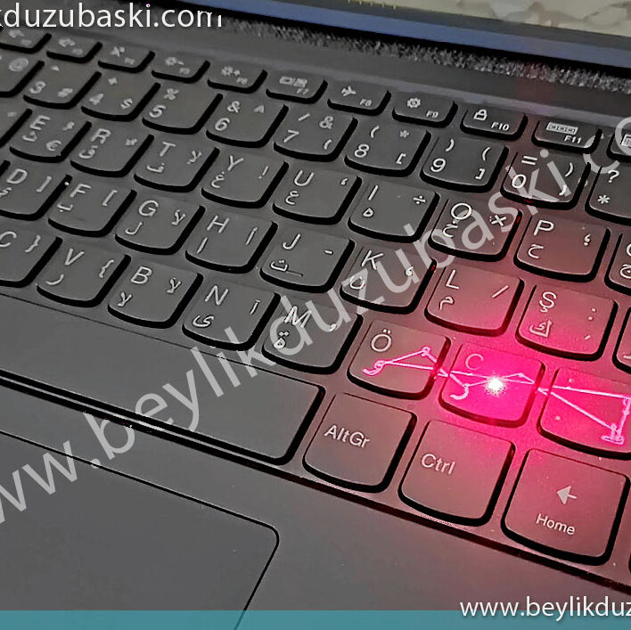 Laptop klavye baskı, klavye üzerine arapça baskı, lazer ile ışıklı klavye baskısı
