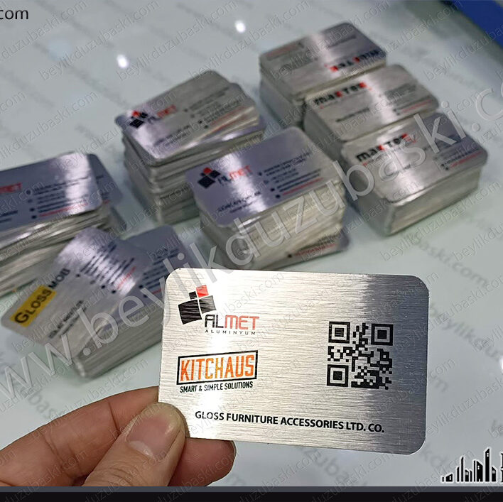 Metal kartvizit, hızlı üretim, 50 adet ve katları mümkün, verilen fiyat 1 yüzey 1 adet için fiyattır, tasarım desteği verilir, hızlı kartvizitte metal kart dönemi