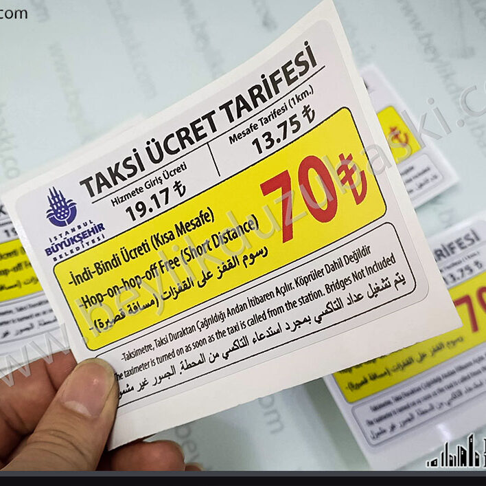 2023 taksi fiyat listesi, taksi için etiket, taksi indi bindi etiketi, taksiler için İngilizce ve Arapça açıklamalı indi bindi ücret etiket